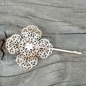 Gold flower hairpin